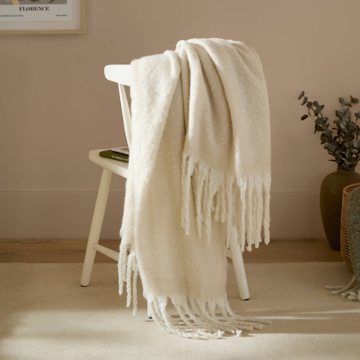 Cozy Woven Tasselled Throw - Ecru, 140 × 180cm