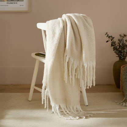 Cozy Woven Tasselled Throw - Ecru, 140 × 180cm
